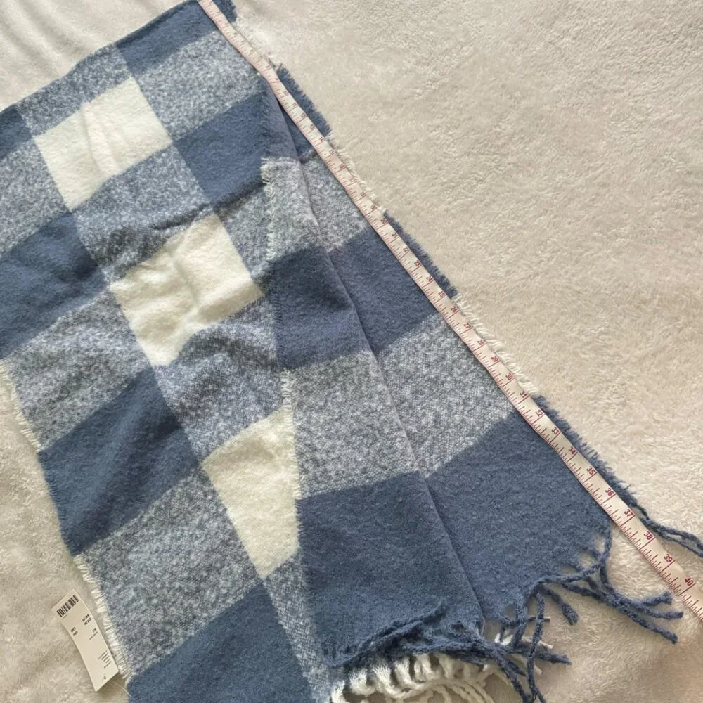 urban outfitters Fuzzy Plaid Scarf With Fringe Edges Blue & White‎ Check Pattern